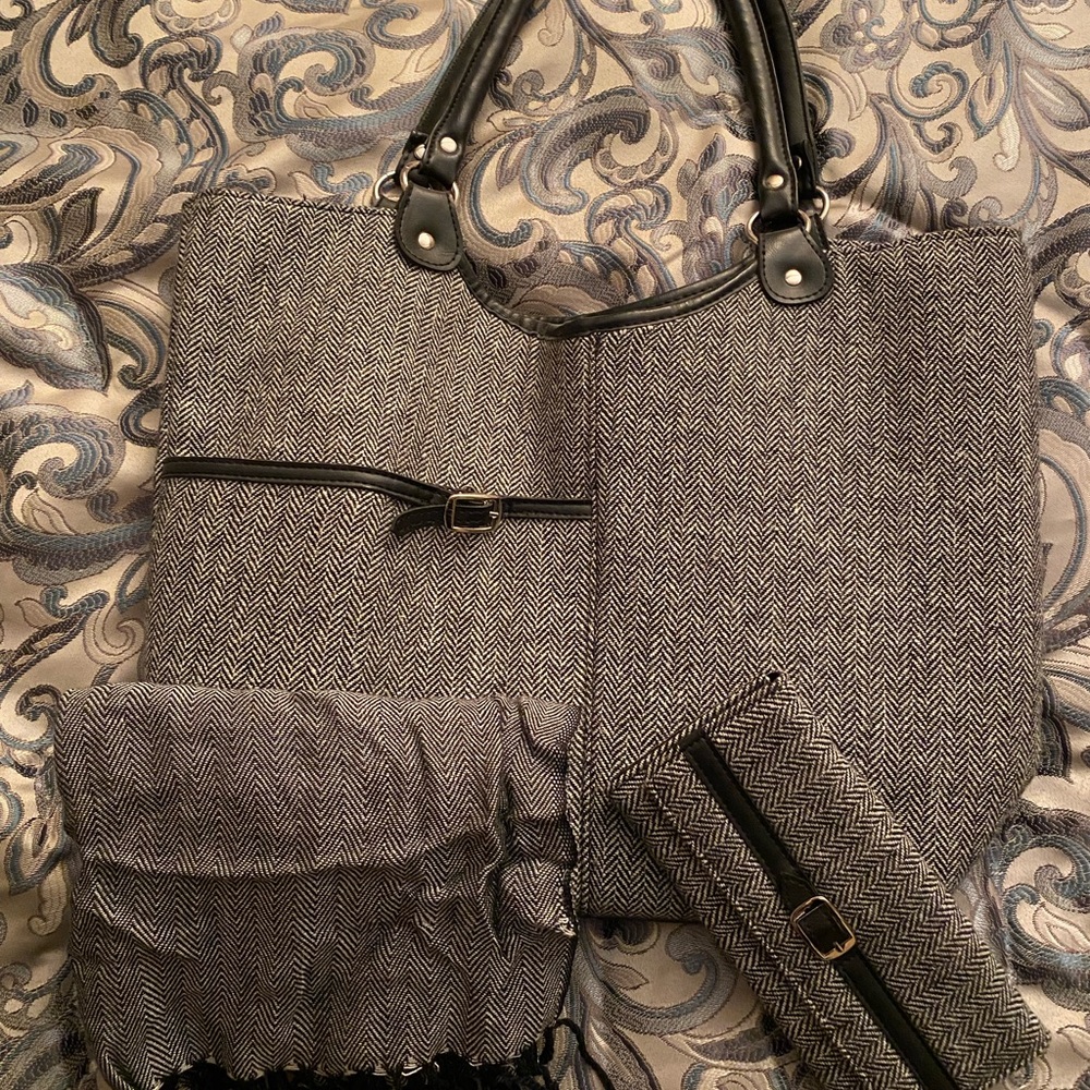 Coordinating 3-Piece Purse/Wallet/Scarf Set